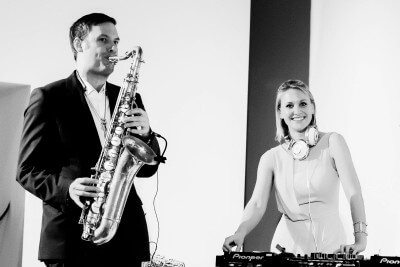 David Milzow (Saxophon) mit DJane IngaWee, live on stage