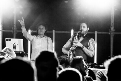 Adrian Planitz und DJ Yurn als Saxobeatz im Inteview. DJ und Live Saxophone Performance