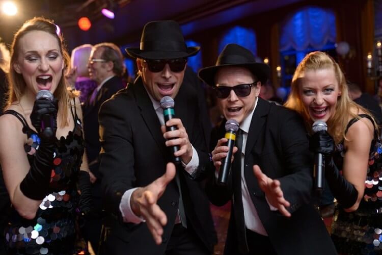 2 Männer und 2 Frauen