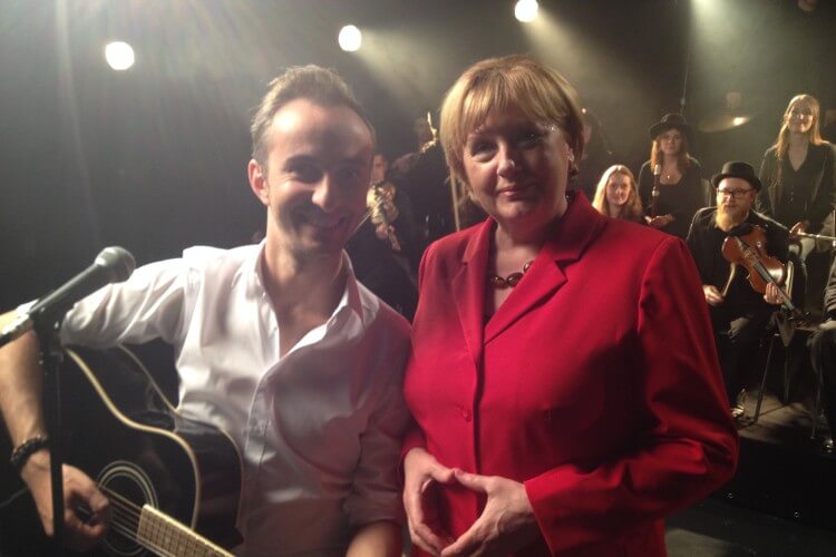Merkel Double mit Böhmermann