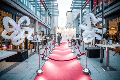 Dreamotionz Lebende Dekorationen im XXL Designs. Der besondere Eyecatcher für Events und Opening Events
