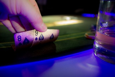 Premium LED Pokertisch Gold Karten