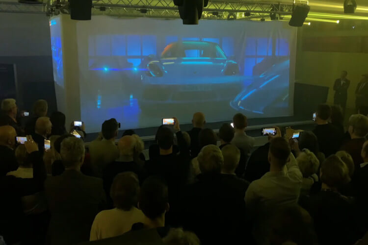 Lasershow für eine Autopräsentation