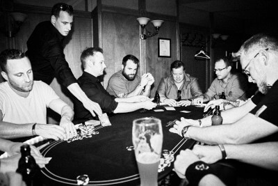Casinotisch mit Spielern