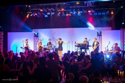 Glory Nights bei der Arbeit