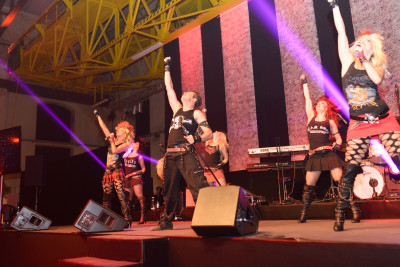 Sänger un Sängerinnen mit Rock-Show