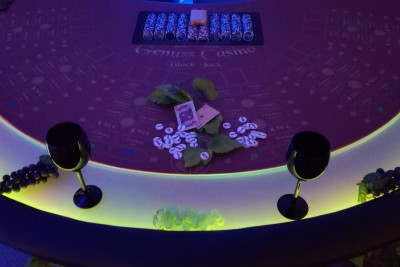 Casino-Tisch mit LED-Lampen