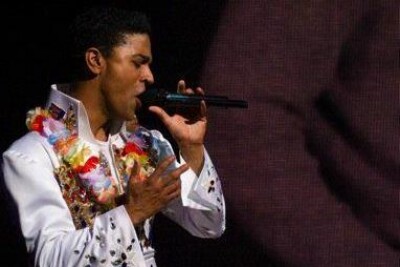 Kevin Weatherspoon als Elvis Presley