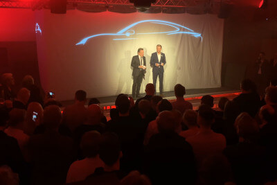 2 Herren bei einer Präsentation