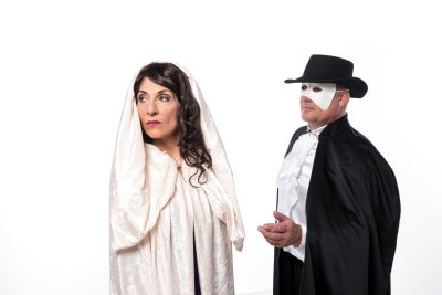 Yvonne Abél als Christine mit einem Phantom-Sänger