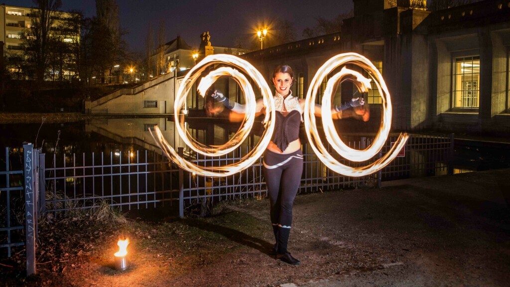 Solo-Feuershow von Spherina