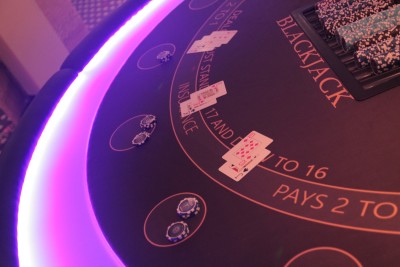 Black Jack-Tisch mit LEDs