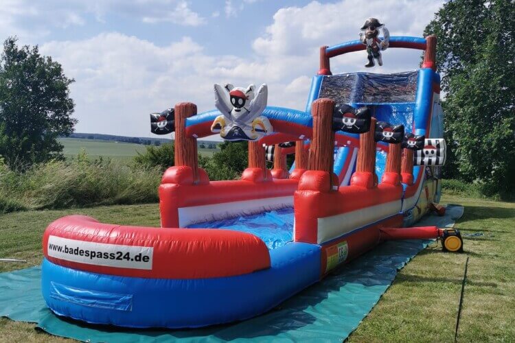 Wasserrutsche vorn rechts Pirat Karibik