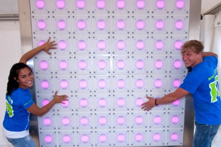 Twall mit zwei Betreuern