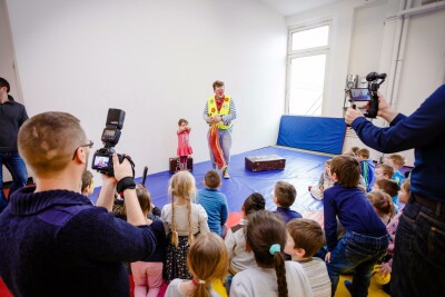 Clown DimDim Auftritt auf dem Kinderfest